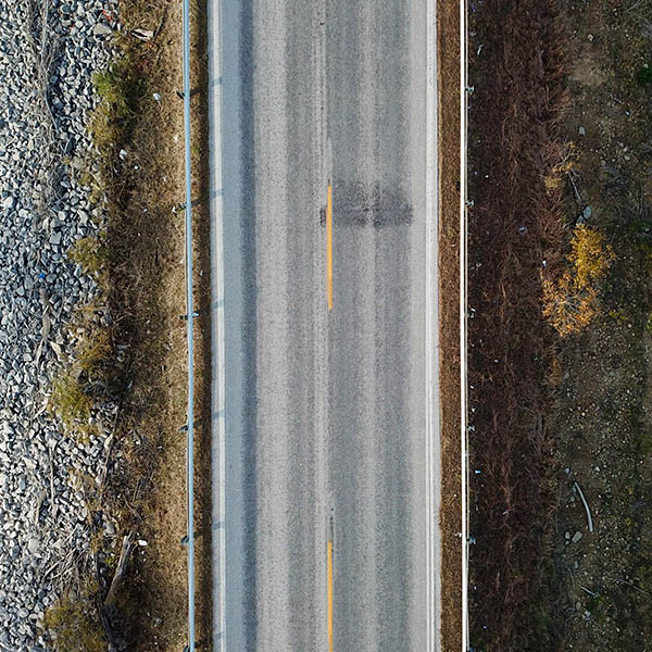 Closeup of the single lane causeway.